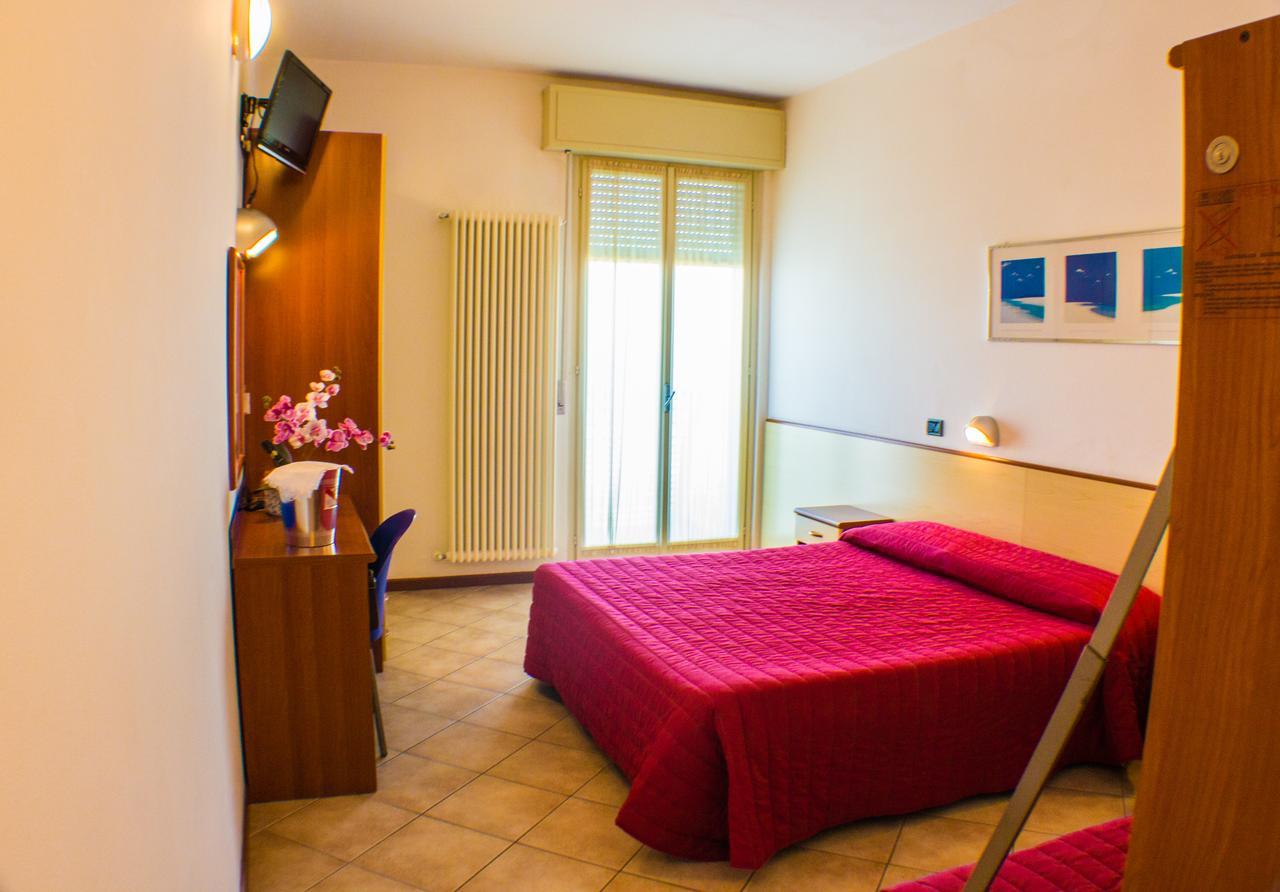 Hotel Brasilia Lido di Classe Esterno foto